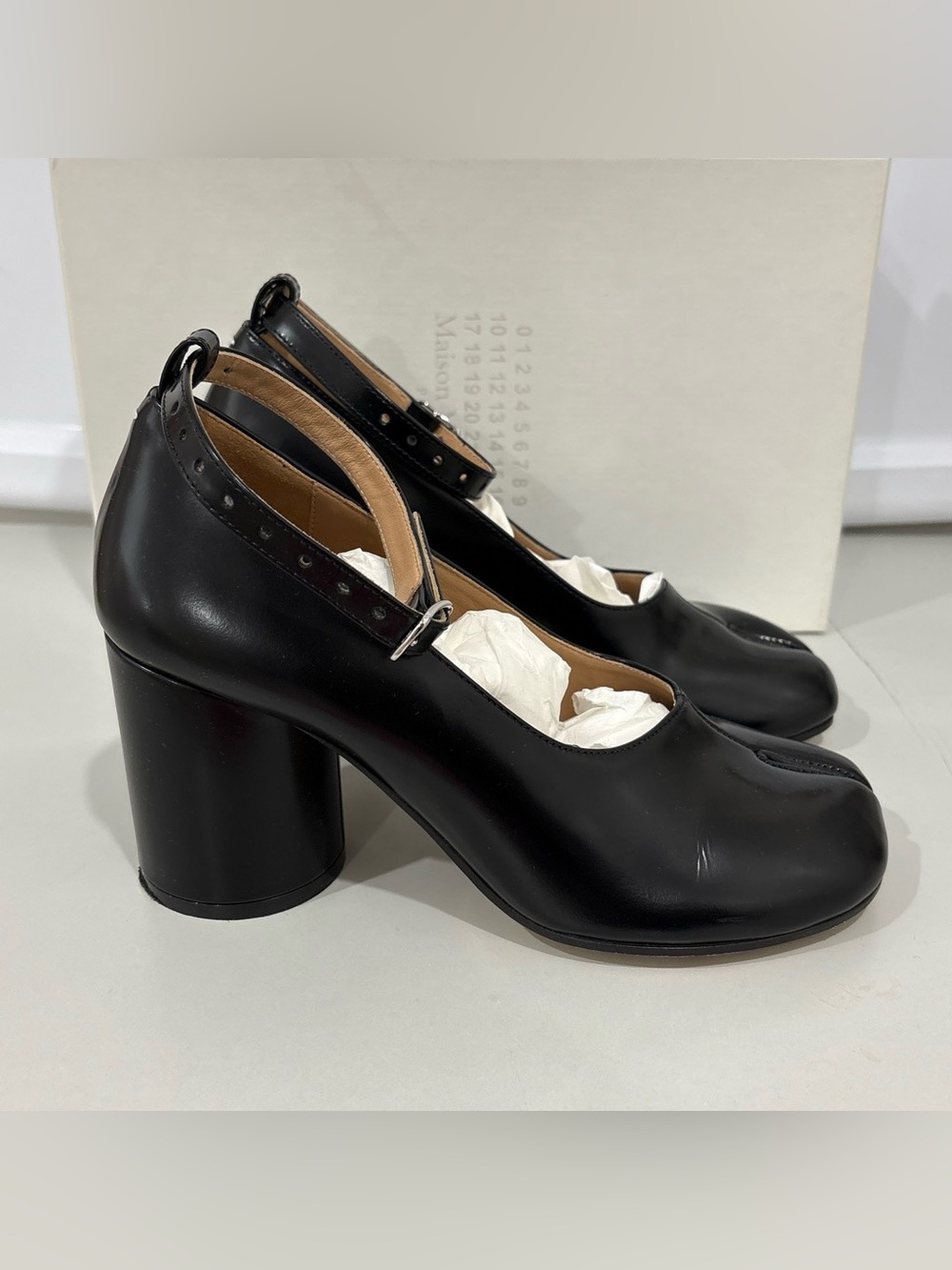 Maison Margiela Patent Leather Mary Jane Tabi Pump Black Size 37
